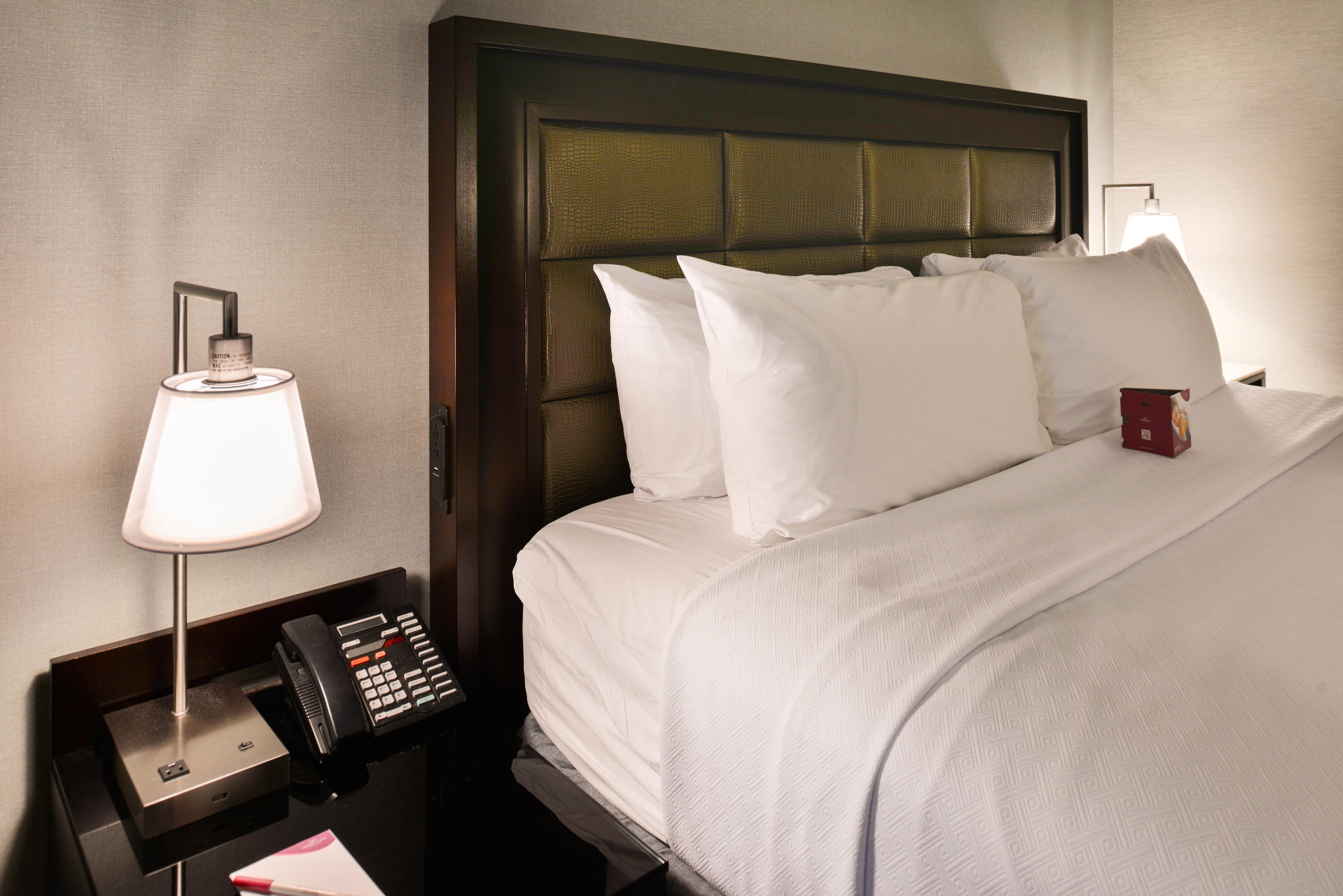 Crowne Plaza Springfield Convention Center By Ihg Exterior foto
