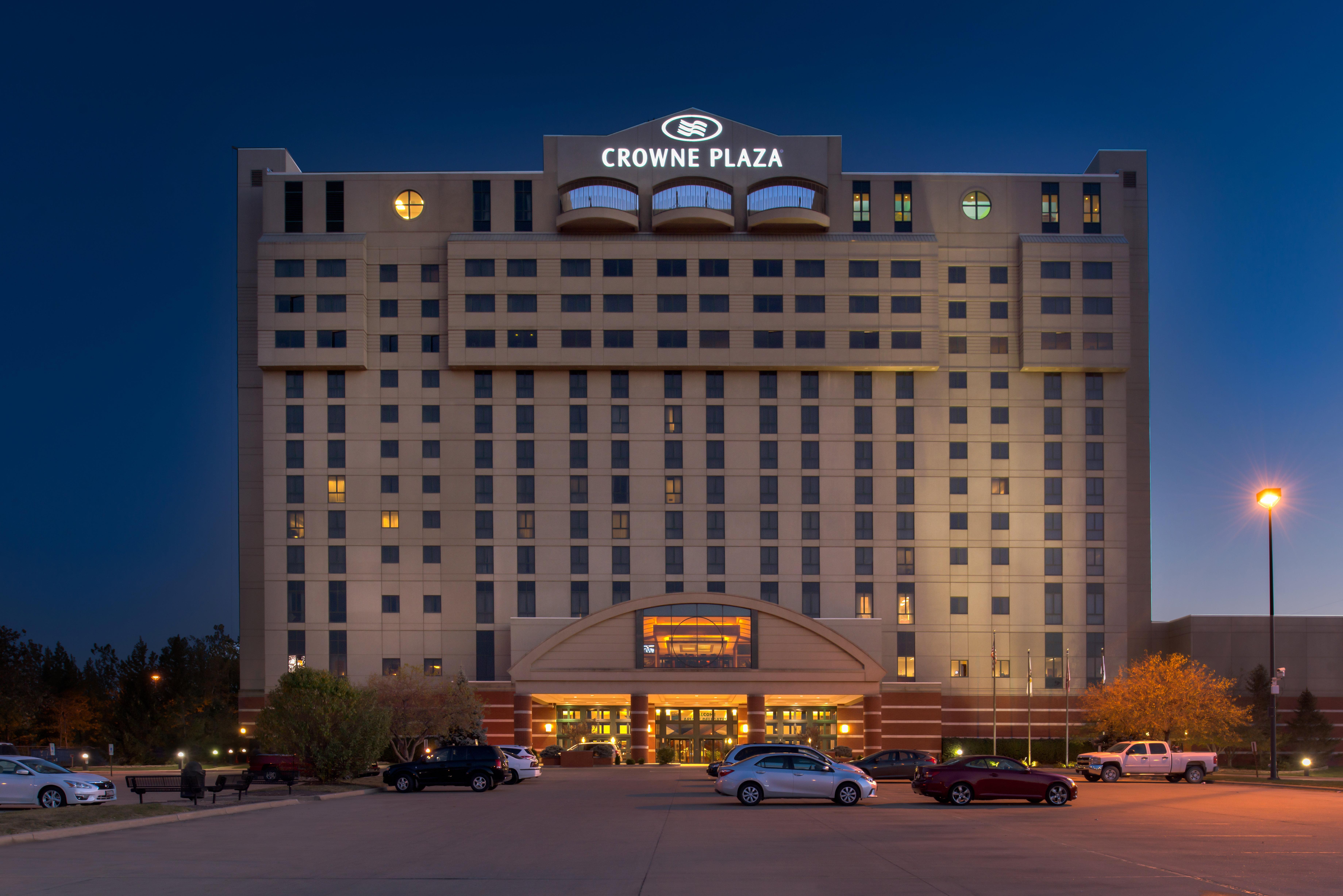 Crowne Plaza Springfield Convention Center By Ihg Exterior foto