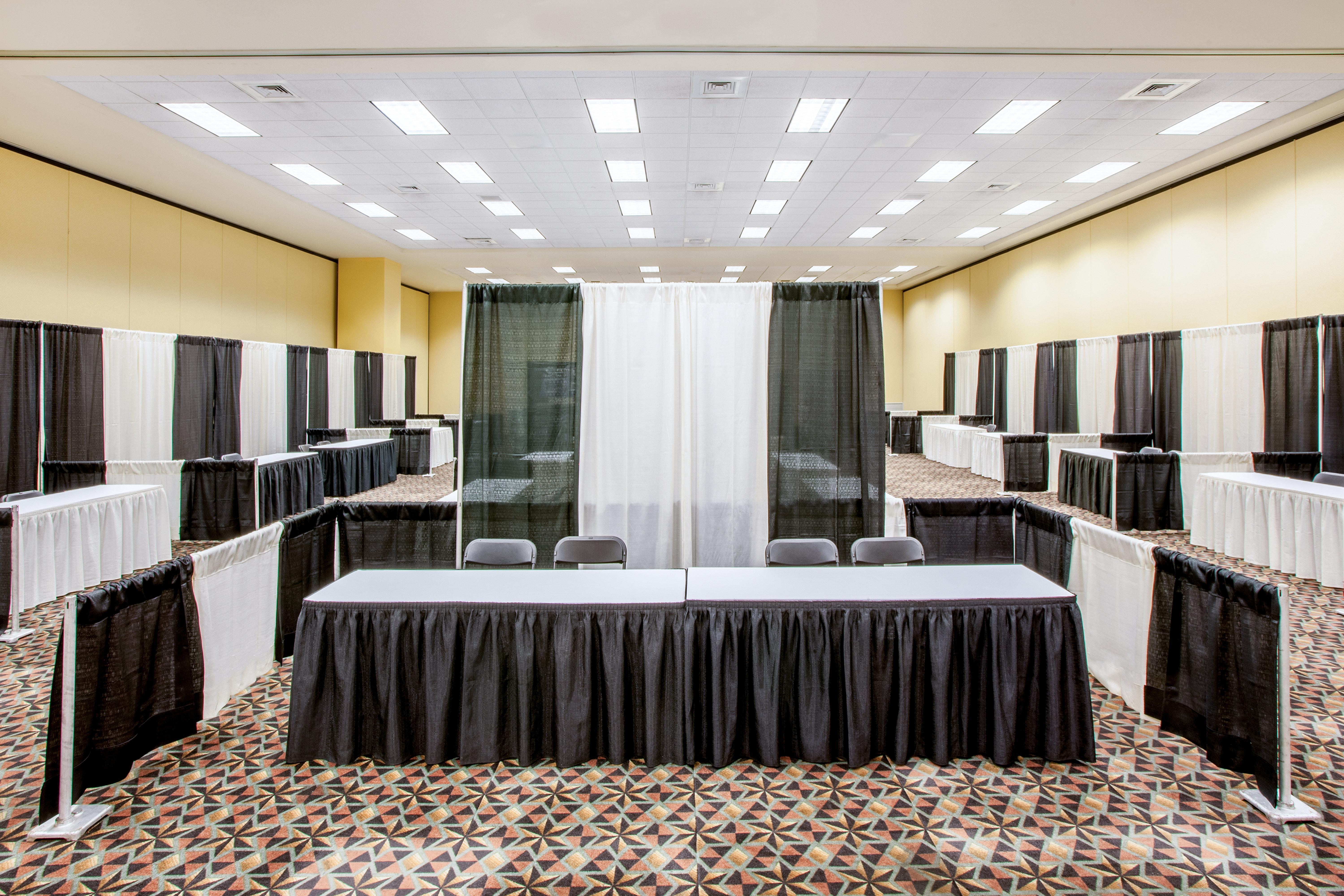 Crowne Plaza Springfield Convention Center By Ihg Exterior foto