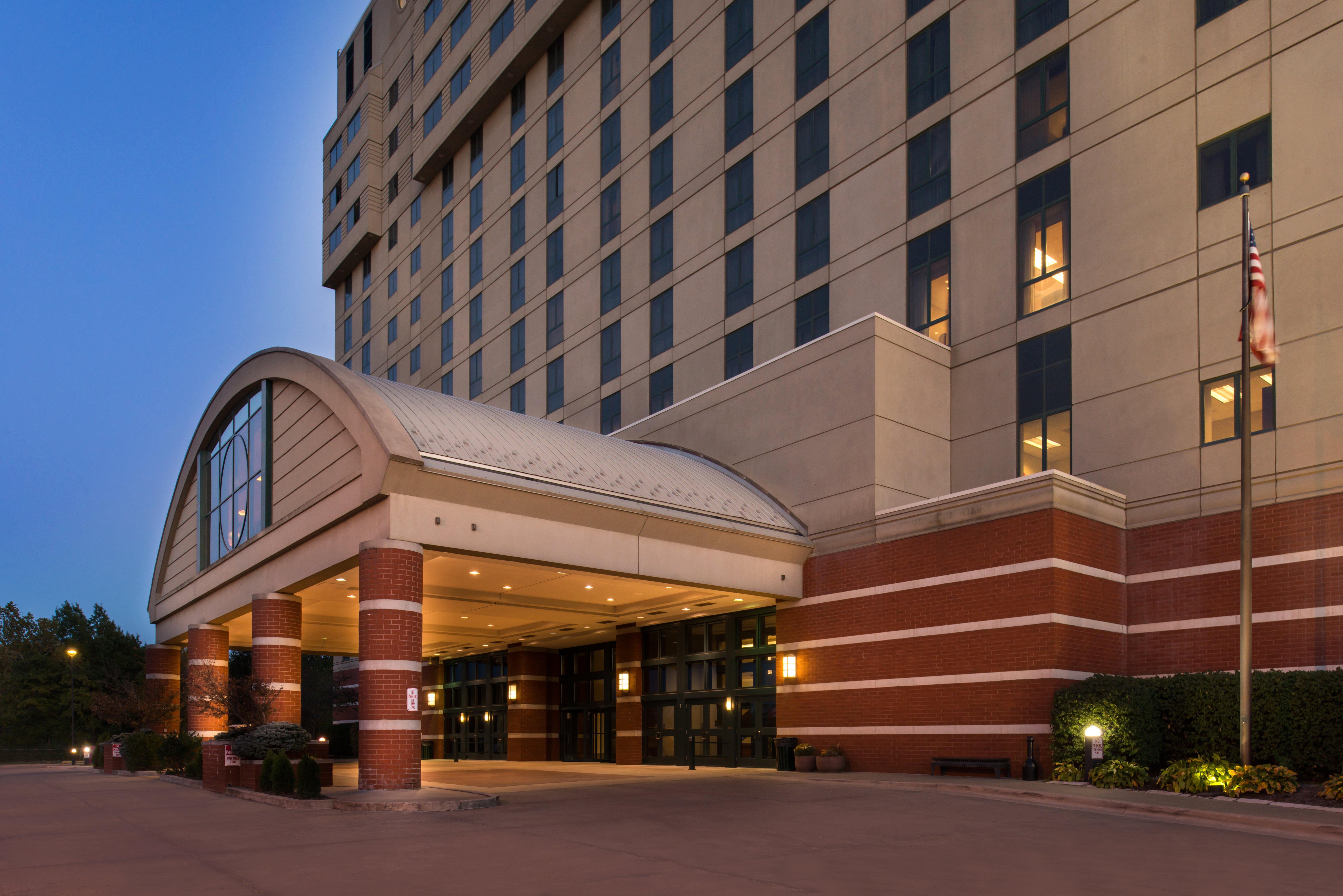 Crowne Plaza Springfield Convention Center By Ihg Exterior foto