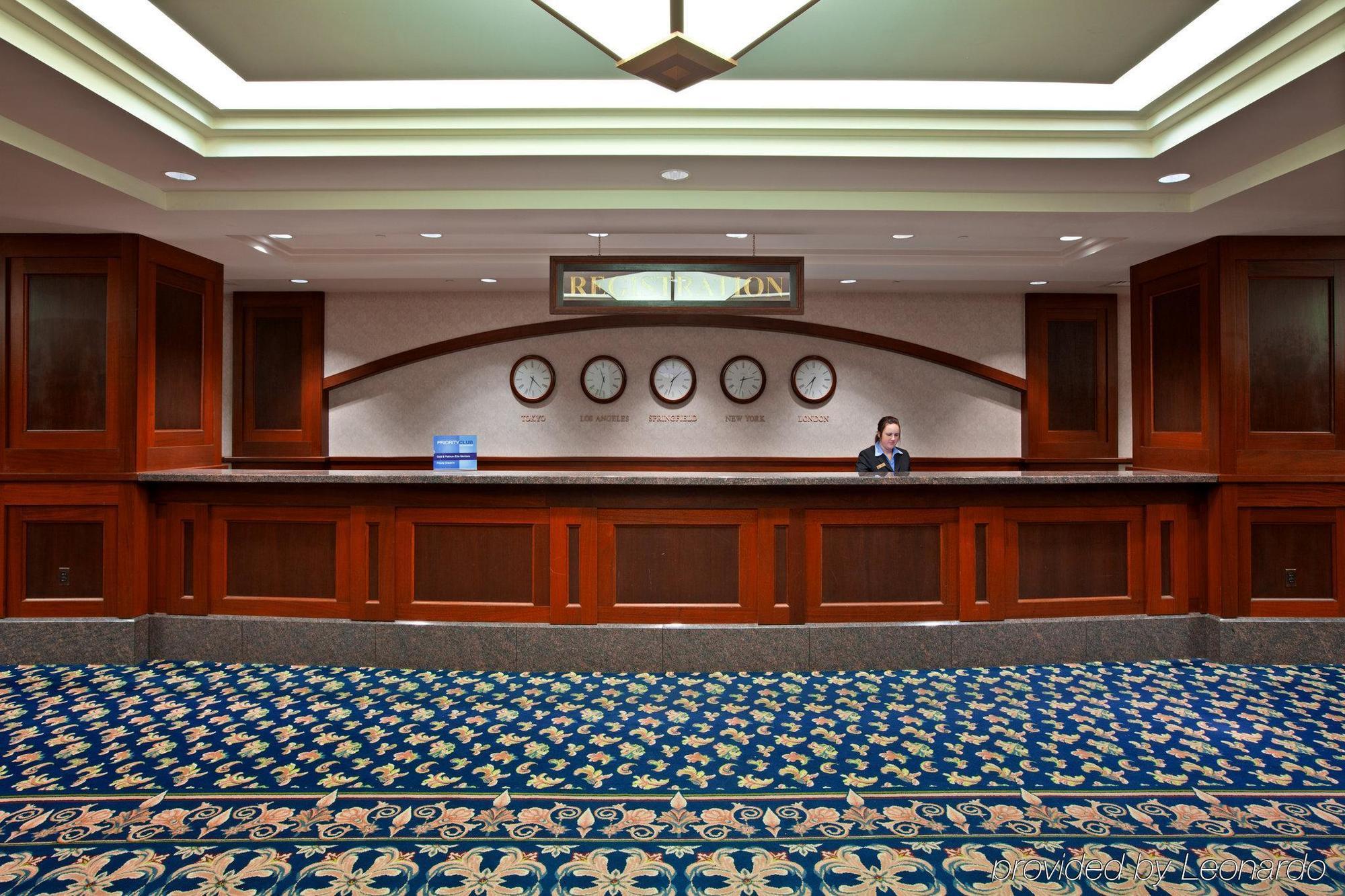 Crowne Plaza Springfield Convention Center By Ihg Interior foto